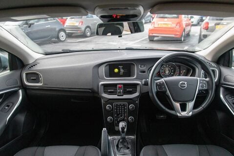 Volvo V40 D2 MOMENTUM 3