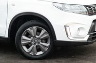 Suzuki Vitara SZ-T MHEV 11