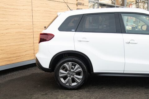 Suzuki Vitara SZ-T MHEV 7