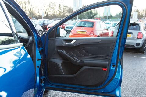 Ford Focus ST-LINE X 14