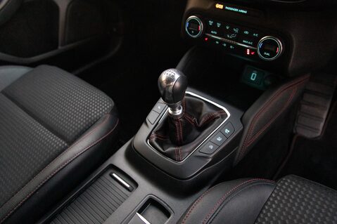 Ford Focus ST-LINE X 30