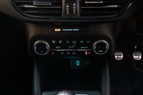 Ford Focus ST-LINE X 31