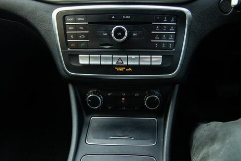 Mercedes-Benz GLA Class GLA 180 URBAN EDITION 33