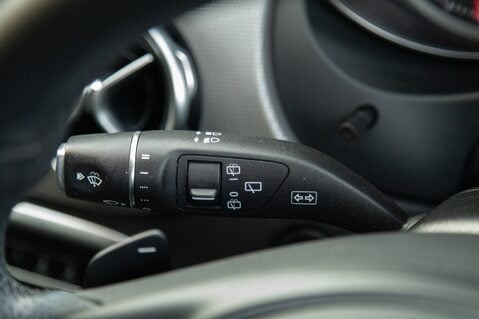 Mercedes-Benz GLA Class GLA 180 URBAN EDITION 16