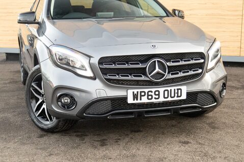 Mercedes-Benz GLA Class GLA 180 URBAN EDITION 10