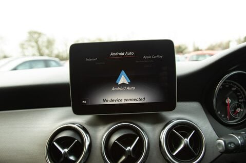 Mercedes-Benz GLA Class GLA 180 URBAN EDITION 23