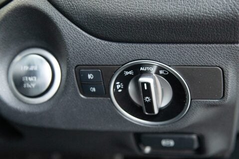 Mercedes-Benz GLA Class GLA 180 URBAN EDITION 15