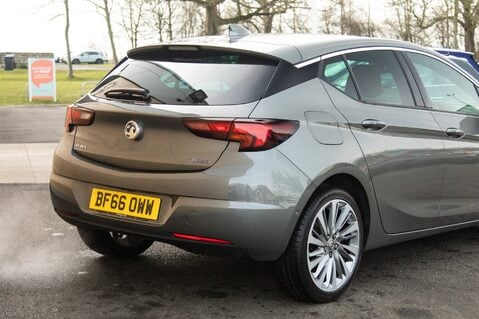 Vauxhall Astra SRI NAV 8