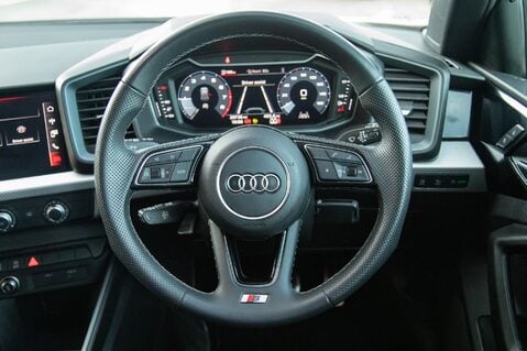 Audi A1 SPORTBACK TFSI S LINE 20