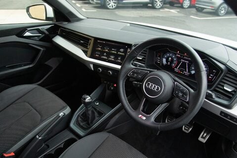 Audi A1 SPORTBACK TFSI S LINE 4