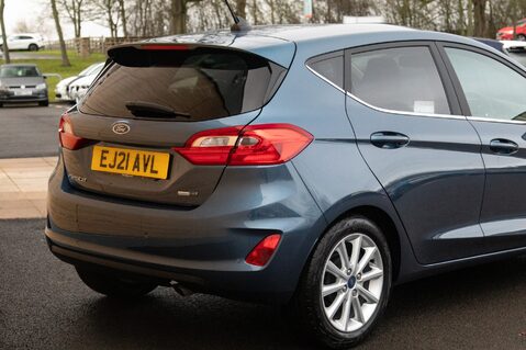 Ford Fiesta TITANIUM MHEV 8