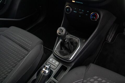 Ford Fiesta TITANIUM MHEV 31