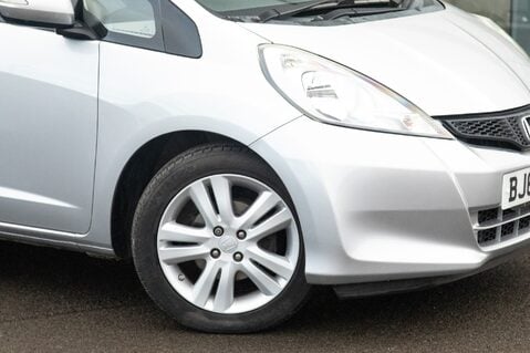 Honda Jazz I-VTEC ES PLUS 11