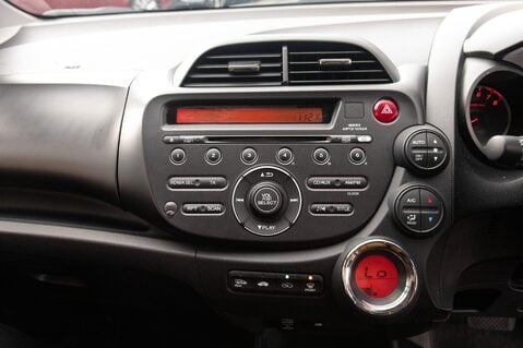 Honda Jazz I-VTEC ES PLUS 29