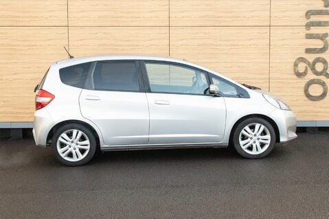 Honda Jazz I-VTEC ES PLUS 12