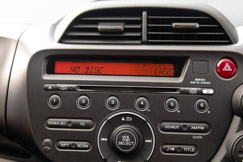 Honda Jazz I-VTEC ES PLUS 24