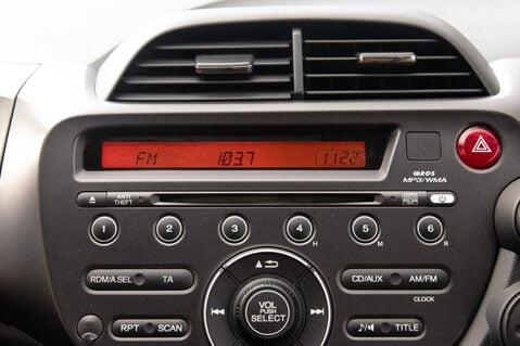 Honda Jazz I-VTEC ES PLUS 23