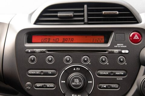 Honda Jazz I-VTEC ES PLUS 25