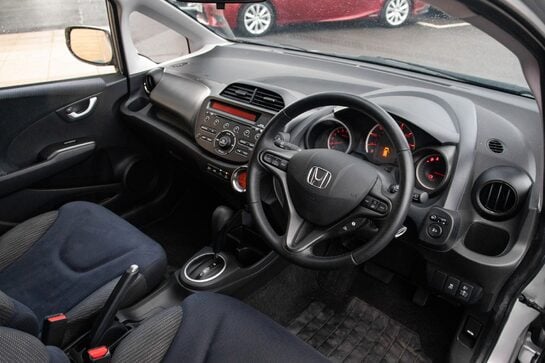Honda Jazz I-VTEC ES PLUS