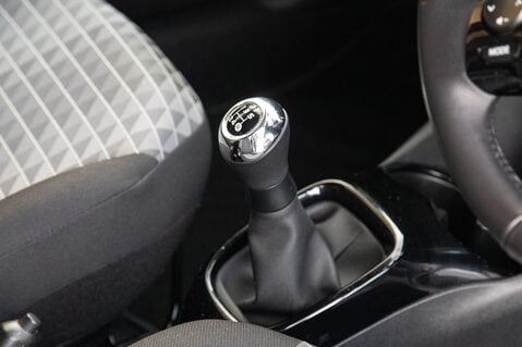 Peugeot 108 ALLURE 32