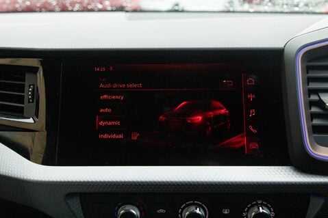 Audi A1 SPORTBACK TFSI S LINE STYLE EDITION 28