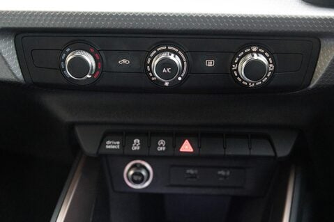 Audi A1 SPORTBACK TFSI S LINE STYLE EDITION 34