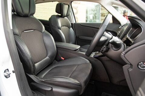 Renault Scenic DYNAMIQUE S NAV DCI 32