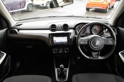 Suzuki Swift SZ5 BOOSTERJET SHVS MHEV 3