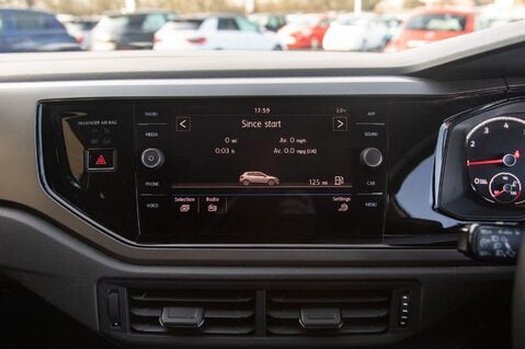 Volkswagen Polo SE TSI 29