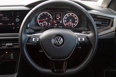 Volkswagen Polo SE TSI 21