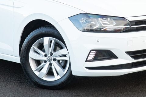 Volkswagen Polo SE TSI 11