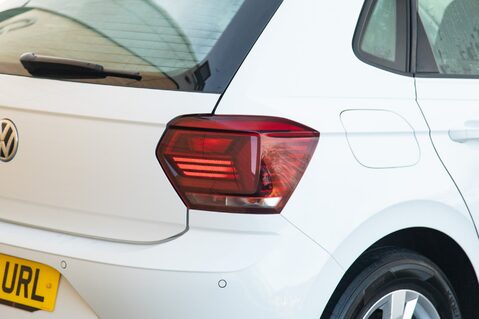 Volkswagen Polo SE TSI 9