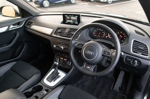 Audi Q3 TFSI S LINE EDITION 4