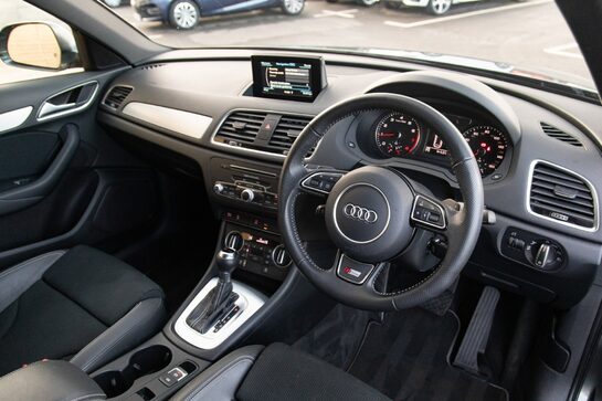 Audi Q3 TFSI S LINE EDITION