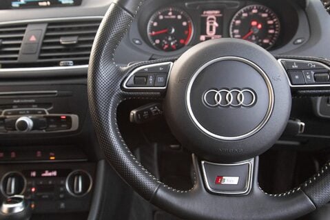 Audi Q3 TFSI S LINE EDITION 19