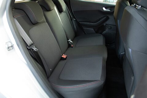 Ford Fiesta ST-LINE 32