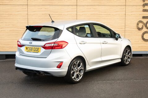 Ford Fiesta ST-LINE 2
