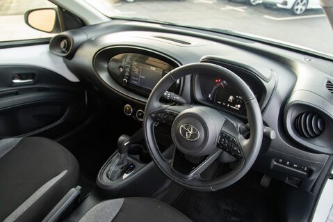 Toyota Aygo X VVT-I PURE 4