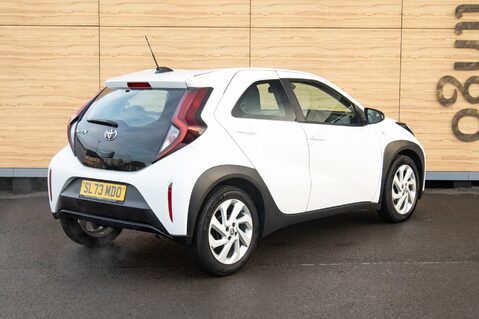 Toyota Aygo X VVT-I PURE 2