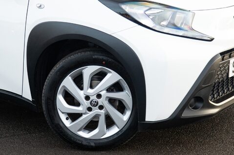 Toyota Aygo X VVT-I PURE 11