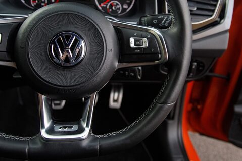 Volkswagen Polo R-LINE TSI 21