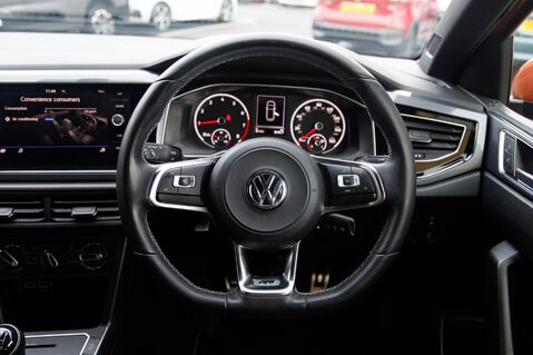 Volkswagen Polo R-LINE TSI 22