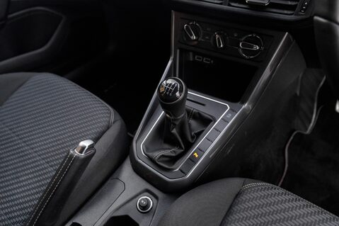 Volkswagen Polo R-LINE TSI 33