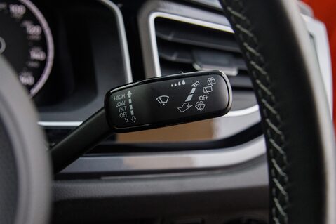 Volkswagen Polo R-LINE TSI 19