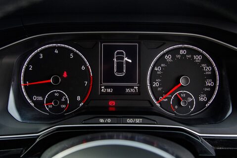 Volkswagen Polo R-LINE TSI 16