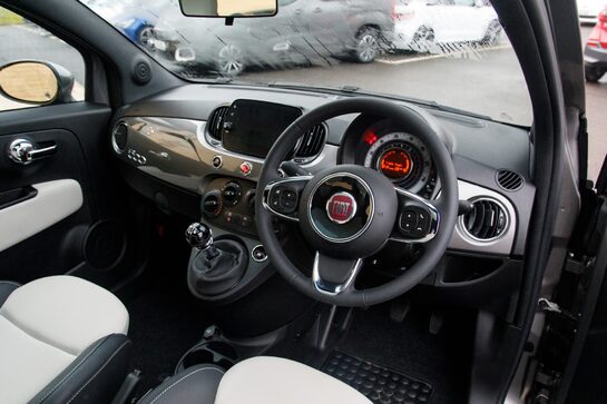 Fiat 500 DOLCEVITA MHEV