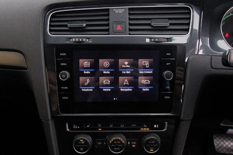 Volkswagen Golf E-GOLF 22