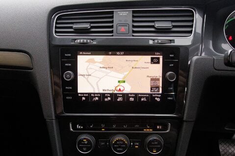 Volkswagen Golf E-GOLF 28