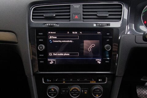 Volkswagen Golf E-GOLF 27