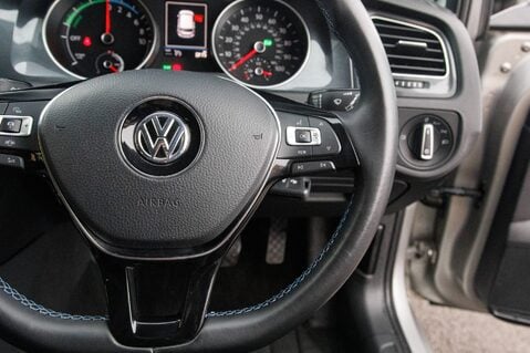 Volkswagen Golf E-GOLF 20